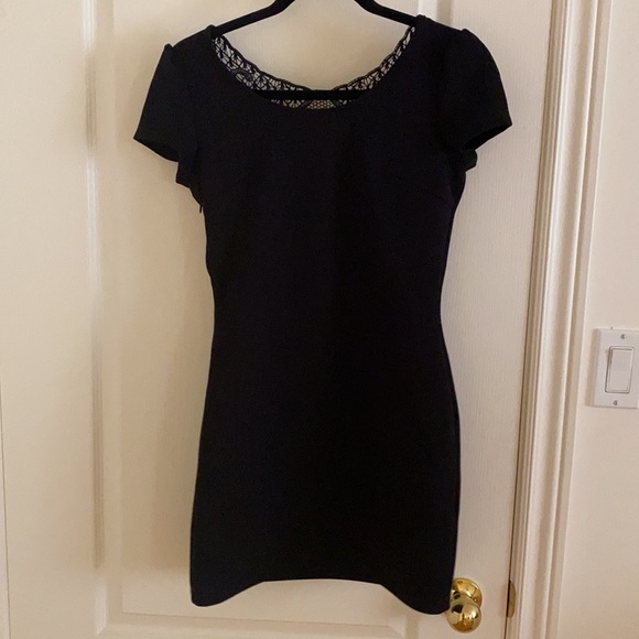 Sexy back black little dress - Picture 3 of 4